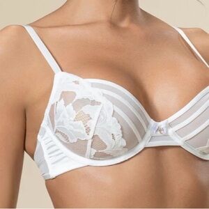 1️⃣4️⃣0️⃣ FLORA Underwired
Unlined White Demi Lace...